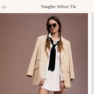 Free People black Vaughn Velvet Tie
